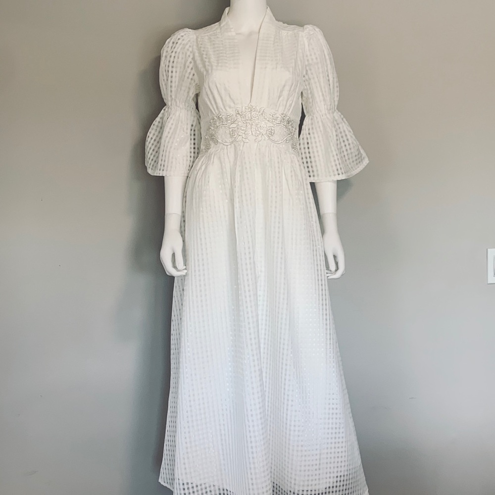 White lace waistline dress